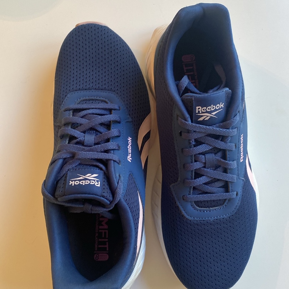 Reebok Sneakers 👟 - Picture 3 of 9